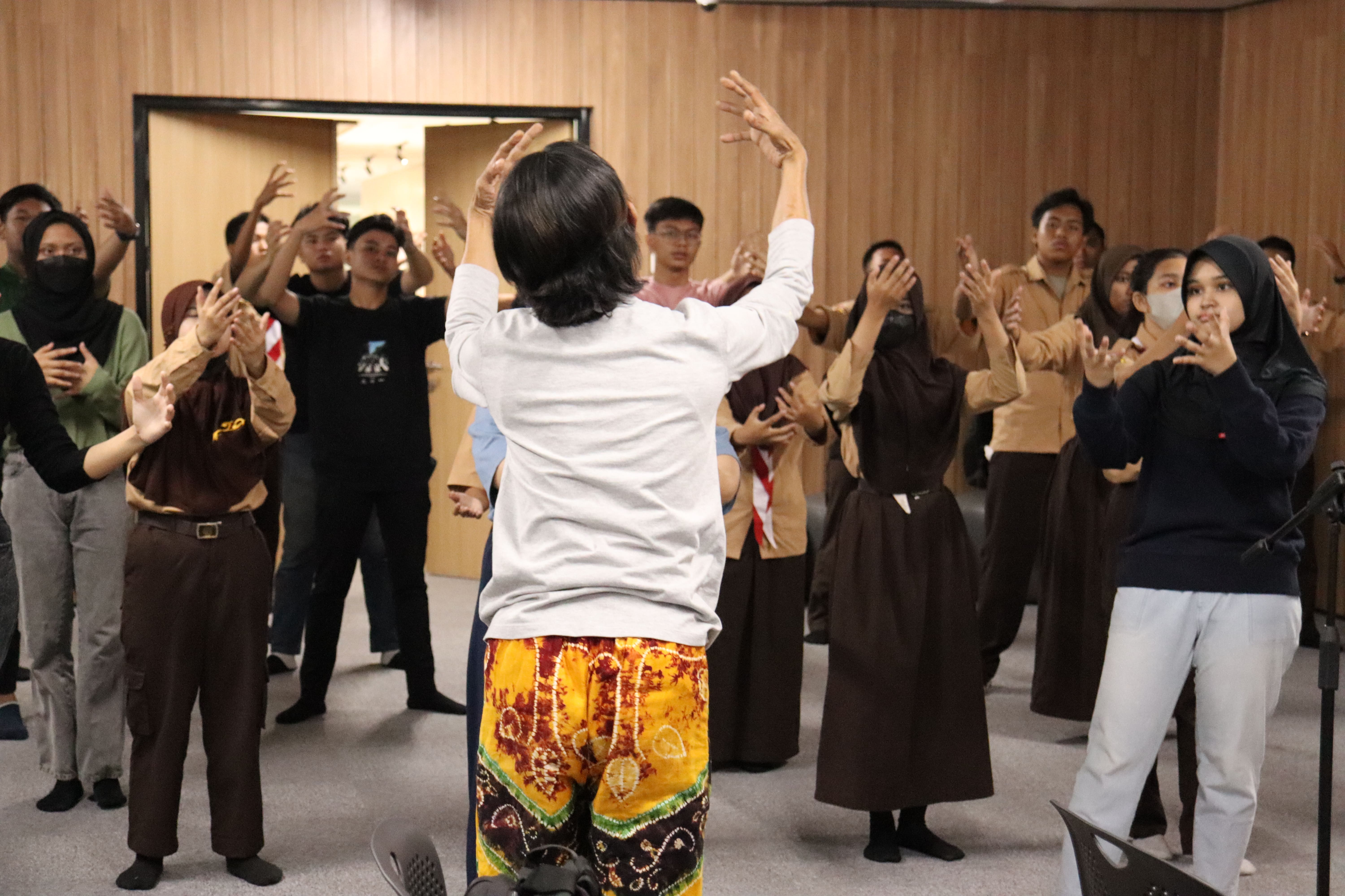 Workshop Musikalisasi Puisi Milenial "Meramu Bunyi"